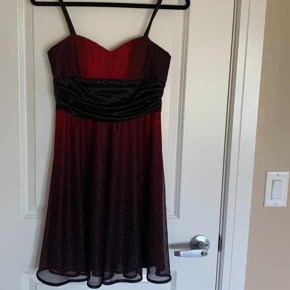 Laura P. Formal/Prom , Burgundy,Mini Dress,Size 4P - Picture 2 of 7
